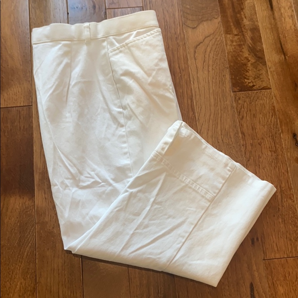 Tribella White Capris